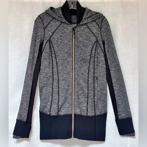 Lululemon daily practice women’s jacket in Coco Pique black/white,rose gold zip.